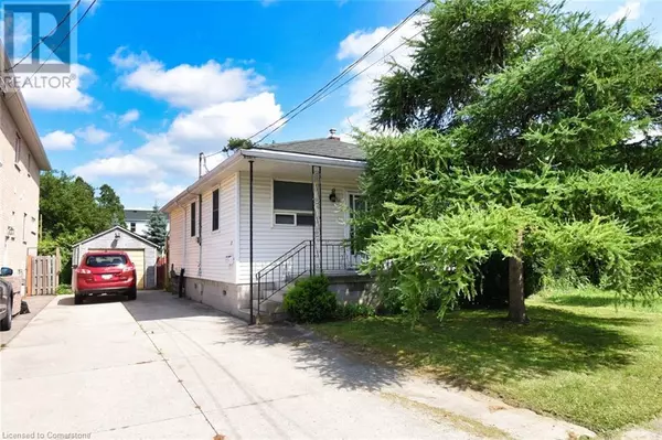 17 CRAIGROYSTON Road, Hamilton, ON L8H1A2