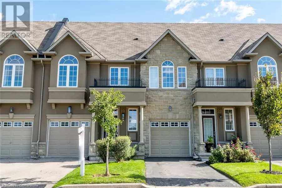 370 STONEHENGE Drive Unit# 19, Ancaster, ON L9K0H9