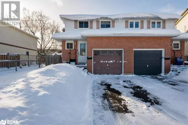 59 ROBIN Court, Barrie, ON L4M5L9