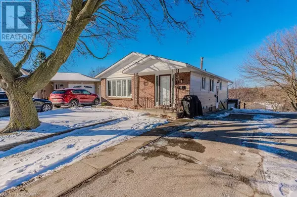 Cambridge, ON N1R6C4,14 MCBEAN Court