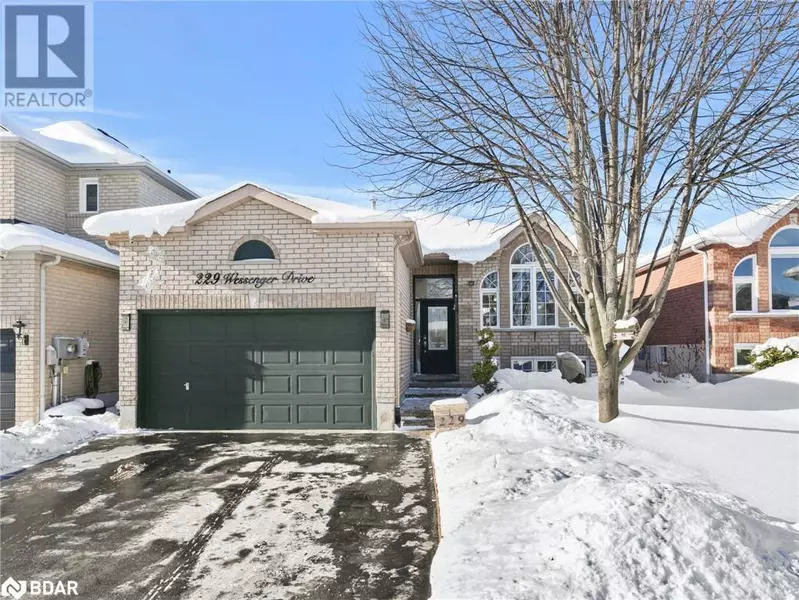 229 WESSENGER Drive, Barrie, ON L4N8R4