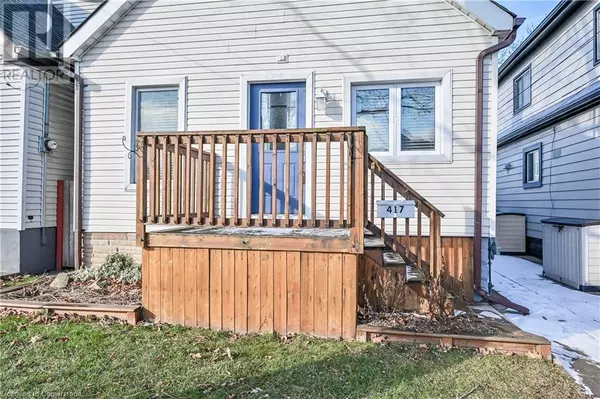 Hamilton, ON L8H5K3,417 PALING Avenue