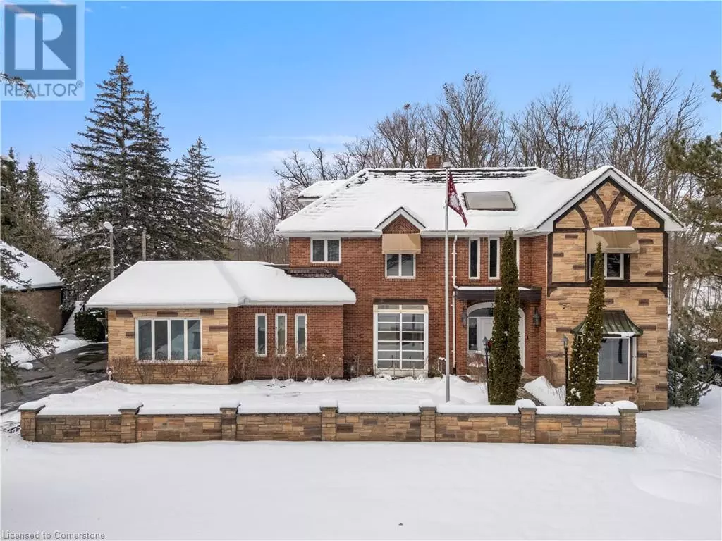 Kitchener, ON N2M2R8,32 MAPLE HILL Drive