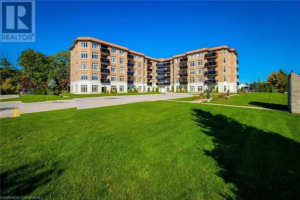 Niagara Falls, ON L2H2Y7,8111 FOREST GLEN Drive Unit# 102