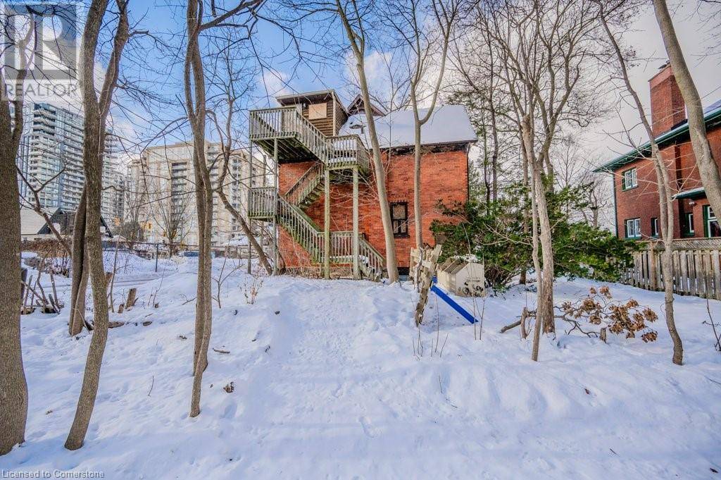 Waterloo, ON N2J1E5,9 JOHN Street E