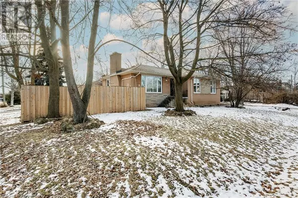 Oakville, ON L6L3Y4,472 SEATON Drive