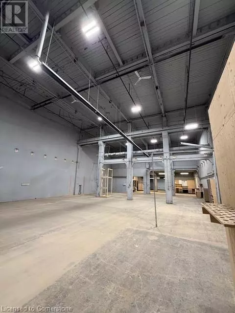 Niagara Falls, ON L2E7J2,4256 CARROLL AVE #3