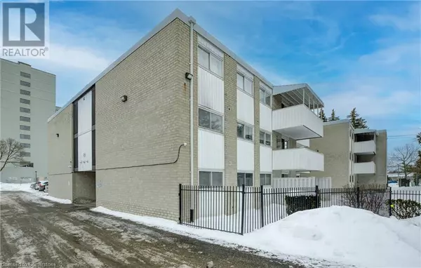 Kitchener, ON N2M2G1,24 MOOREGATE Crescent Unit# 202