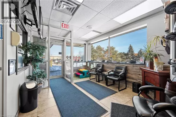 Guelph, ON N1H1C4,214 SPEEDVALE AVE West #7