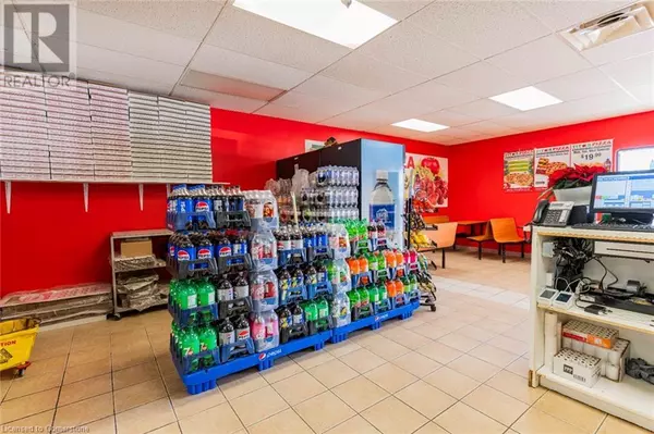 Elmira, ON N3B1C5,112 ORIOLE Parkway W