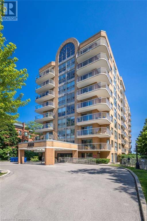 Burlington, ON L7R4J9,2210 LAKESHORE RD #304