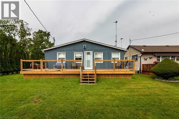 Long Point, ON N0E1M0,20 4TH Avenue