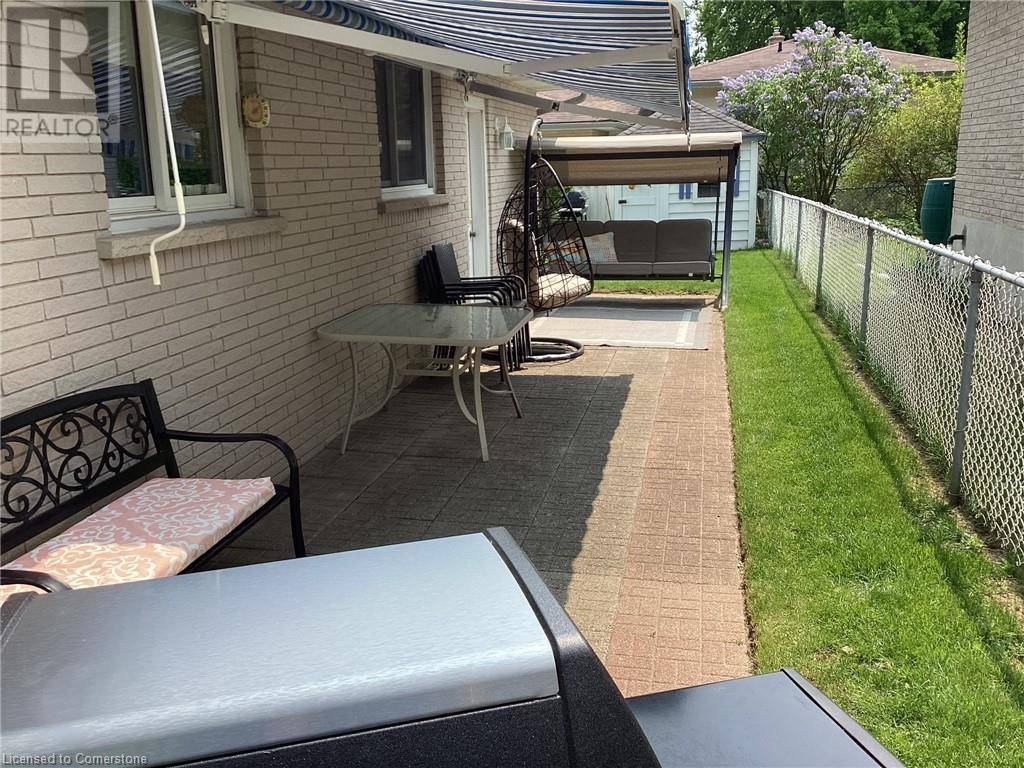 Waterloo, ON N2L4P5,592 GLENDENE Crescent