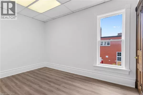 18 WEBER ST West #office 8, Kitchener, ON N2H3Z2