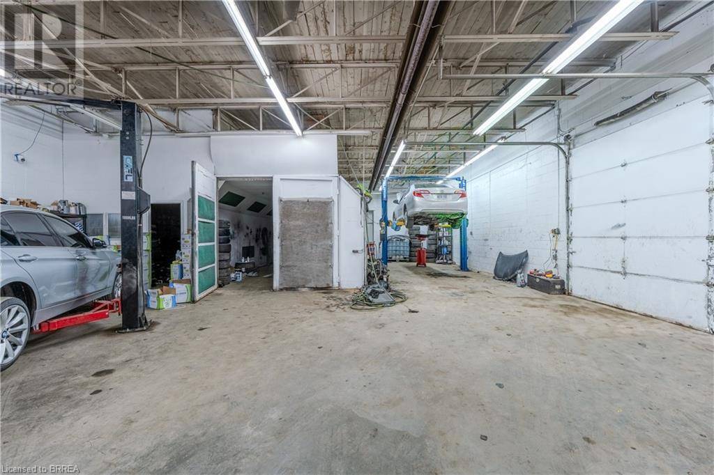 Brantford, ON N3T5L5,663 COLBORNE Street W