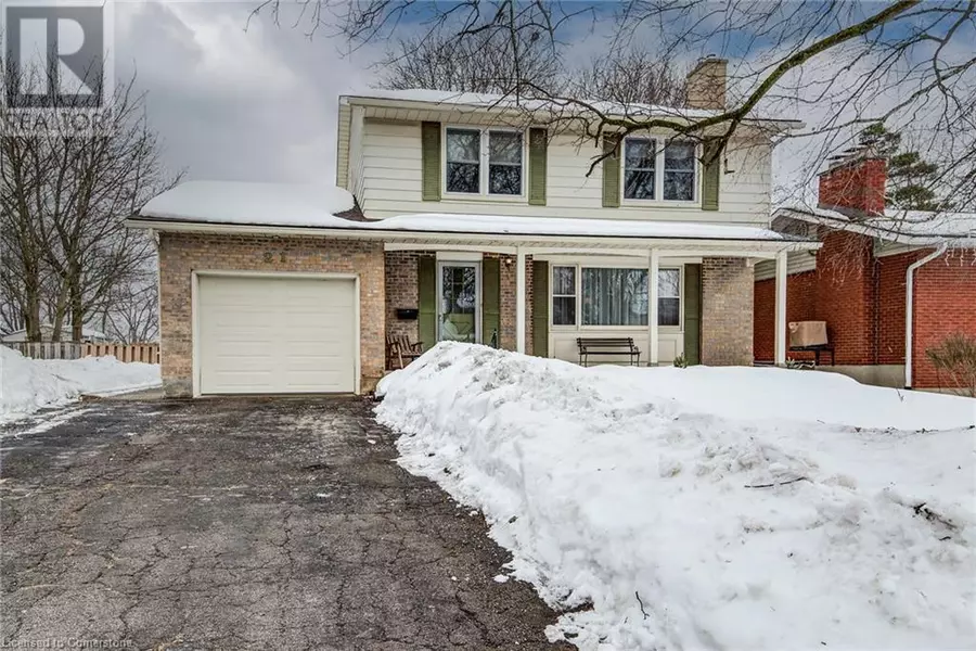 21 CRESTWOOD Drive, Cambridge, ON N1S3N8