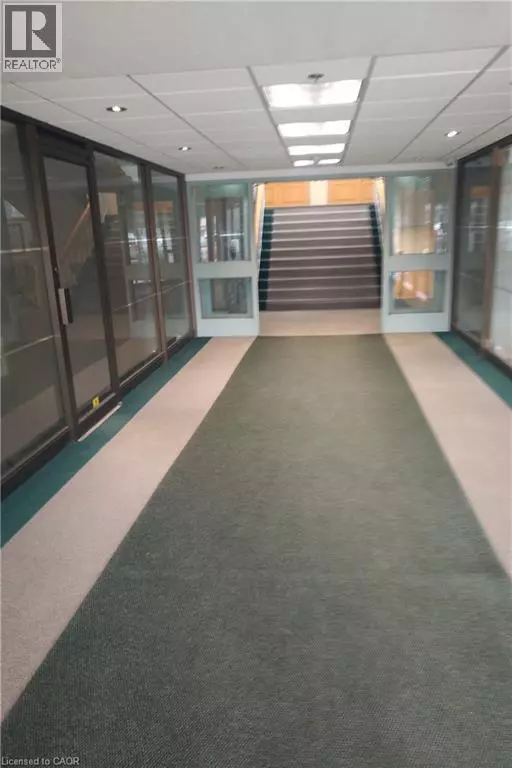 Kitchener, ON N2B3S4,871 VICTORIA ST North #215