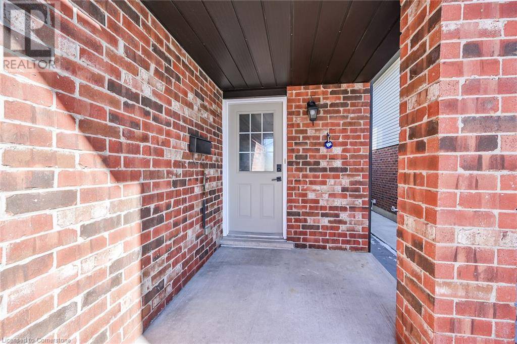 Hamilton, ON L9C0B4,226 SPRING VALLEY Crescent