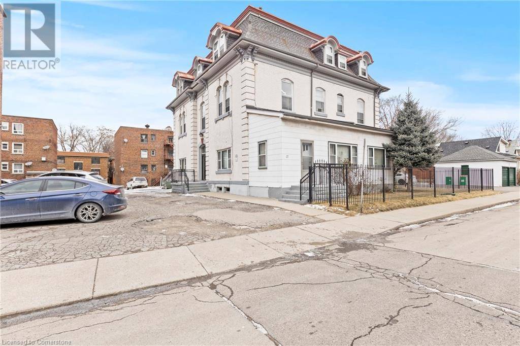 Hamilton, ON L8N1W4,17 WEBBER Avenue