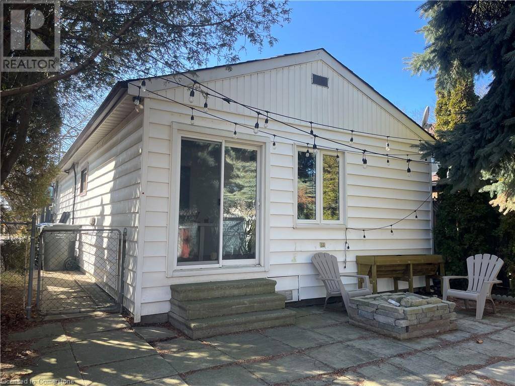 Mississauga, ON L5E2C8,1089 MEREDITH Avenue