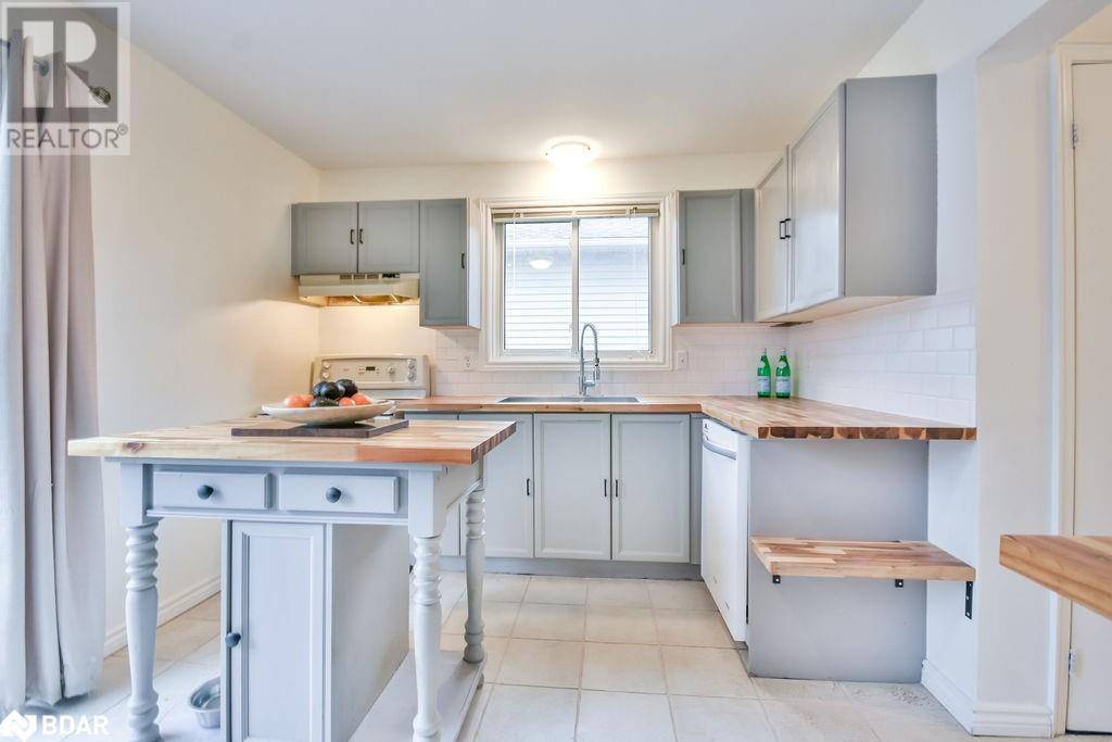 Barrie, ON L4N6T7,53 GOSNEY Crescent