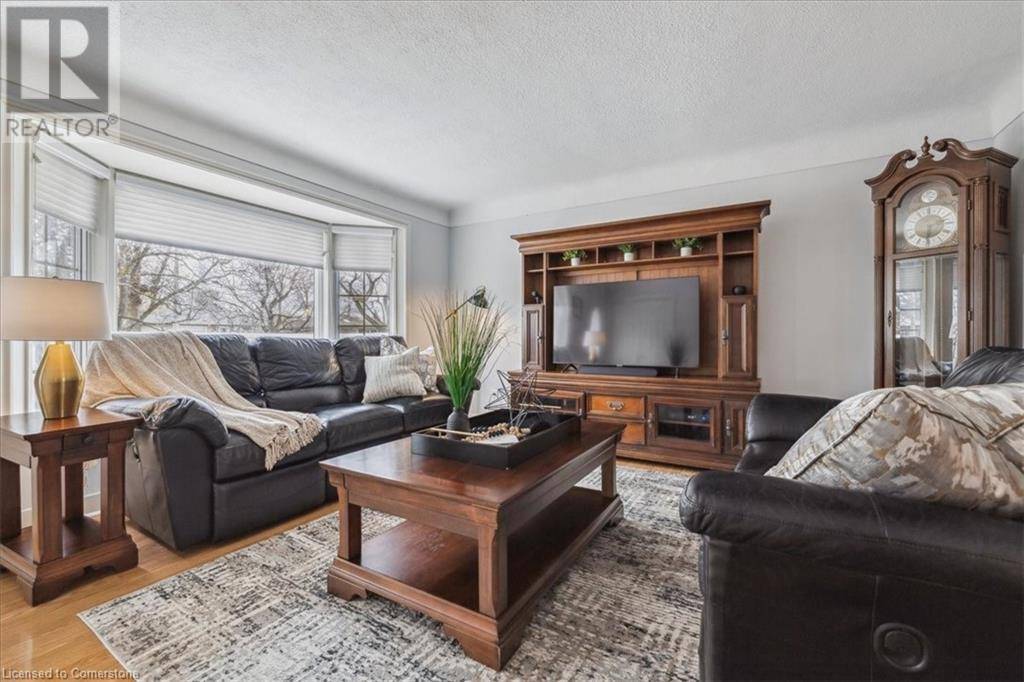 St. Catharines, ON L2N4B5,5 JULIANA Crescent