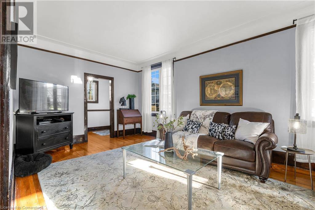 Caledonia, ON N3W1E3,299 CAITHNESS Street E