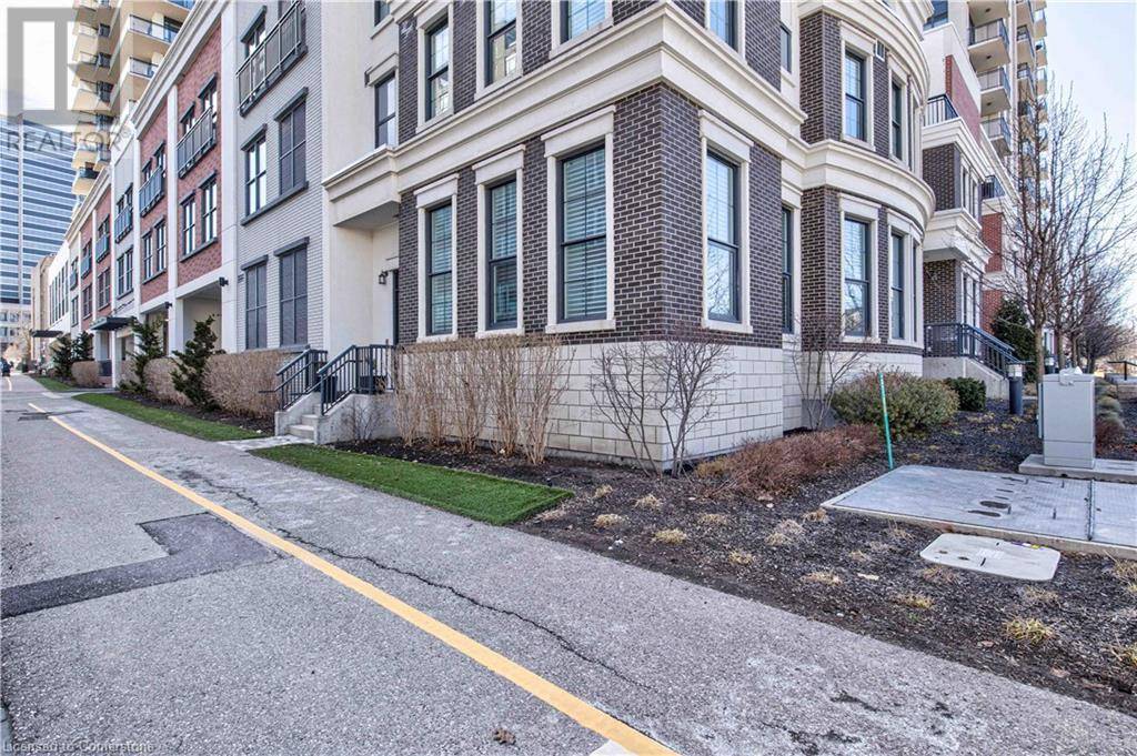 Waterloo, ON N2L0J8,155 CAROLINE ST South #TH-10