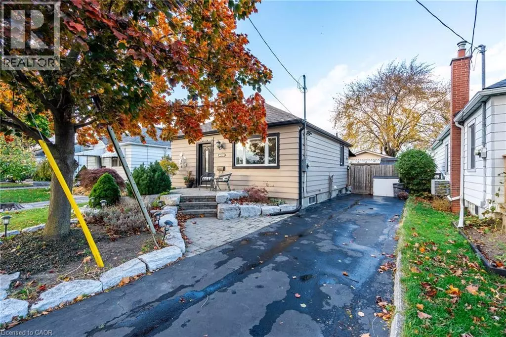 Hamilton, ON L8K1N3,1061 CENTRAL Avenue