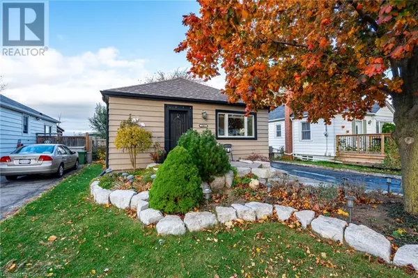 Hamilton, ON L8K1N3,1061 CENTRAL Avenue