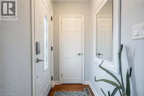 Hamilton, ON L8K1N3,1061 CENTRAL Avenue