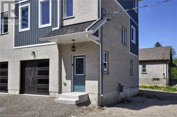 Cambridge, ON N1R3M8,38 ALBERT Street