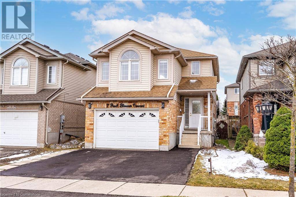 Kitchener, ON N2E3Z6,7 PEACH BLOSSOM Crescent