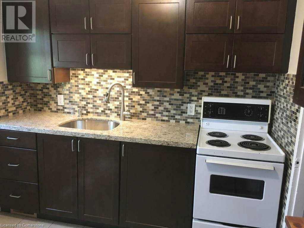 Hamilton, ON L8P2C5,115 CHARLTON AVE #3