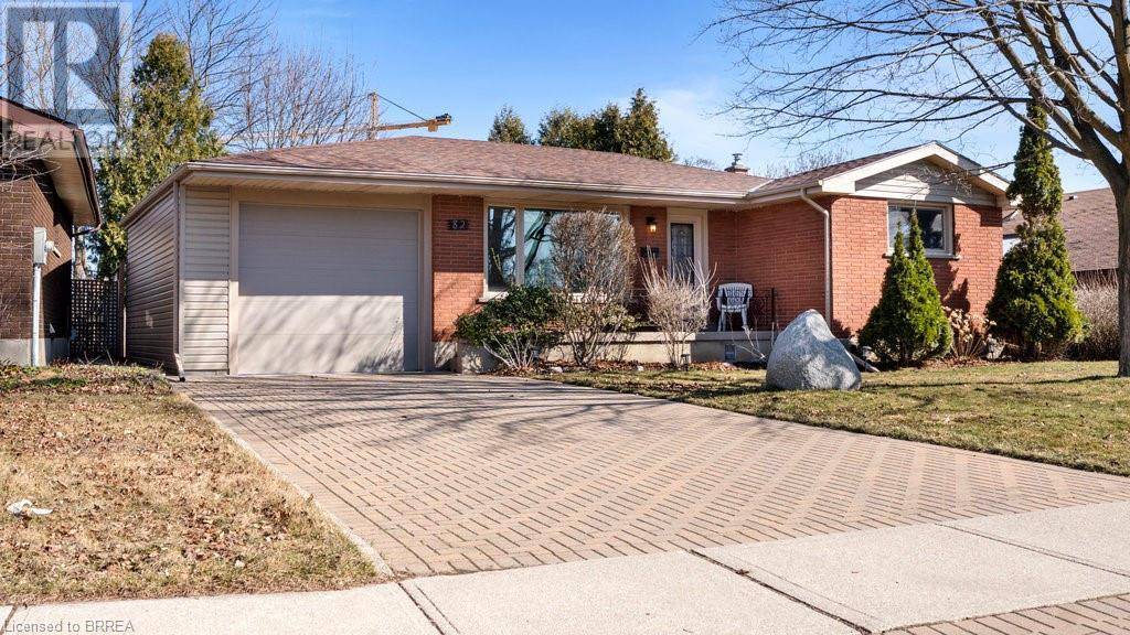 82 SOMERSET Road, Brantford, ON N3R5A7