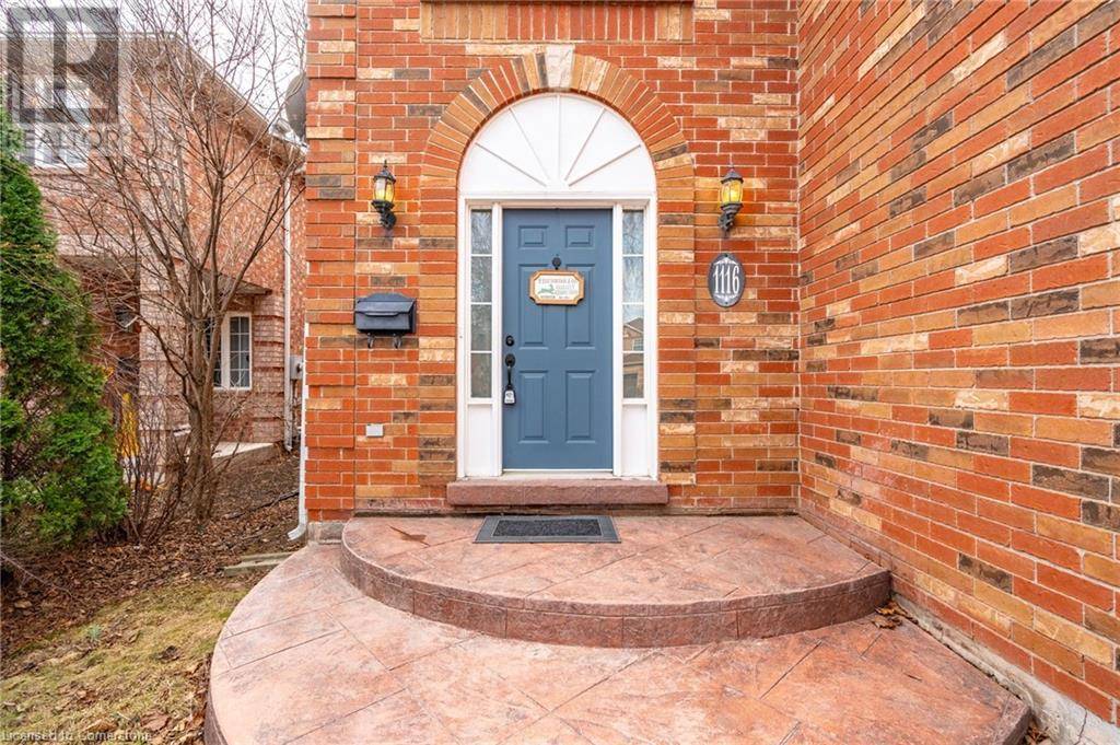 Burlington, ON L7T4K6,1116 CEDARWOOD Place