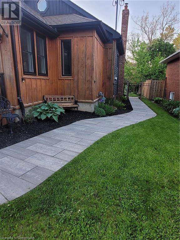 St. Catharines, ON L2P1Y6,33 ROSEDALE Avenue