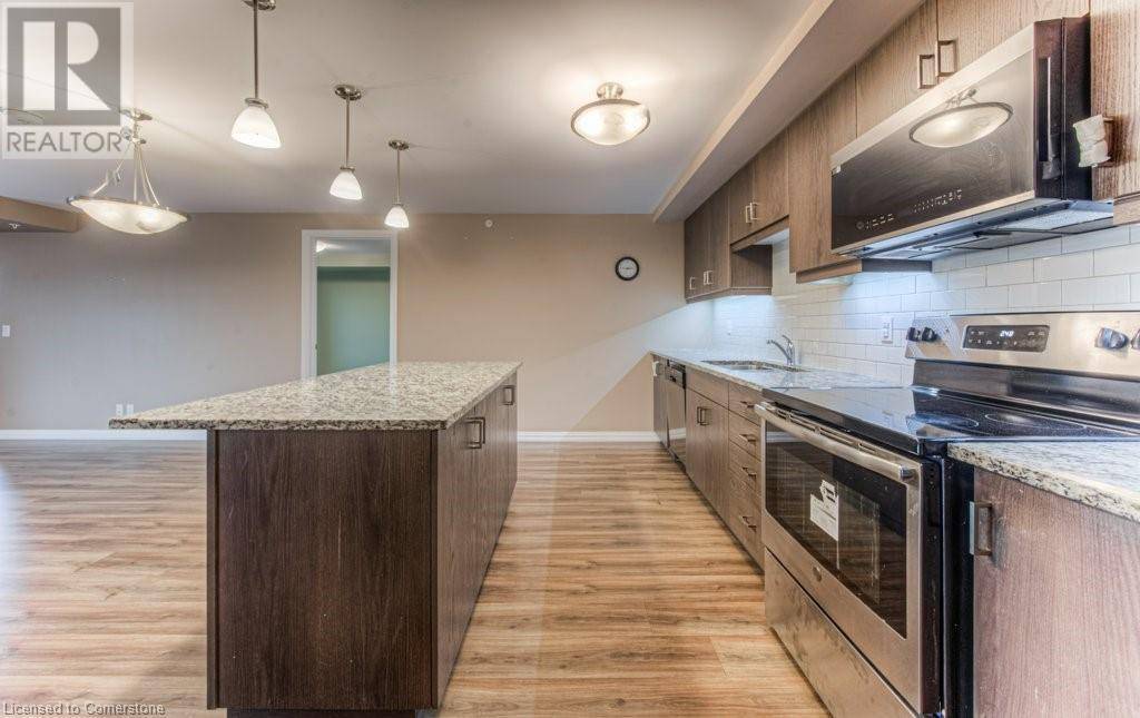 Waterloo, ON N2V0G3,778 LAURELWOOD DR #404