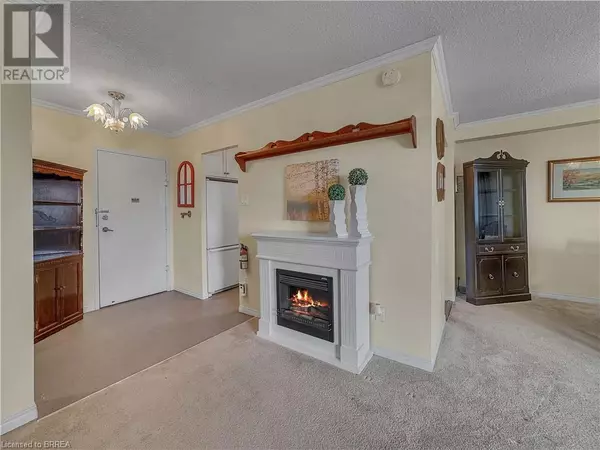 Brantford, ON N3R6M3,640 WEST ST #101