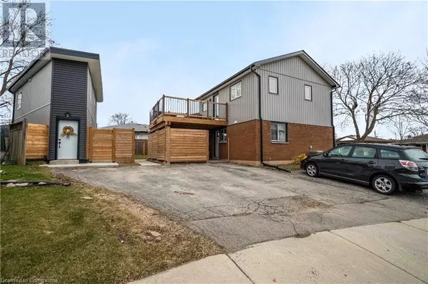 Hamilton, ON L8T3B5,8 BANFF Drive