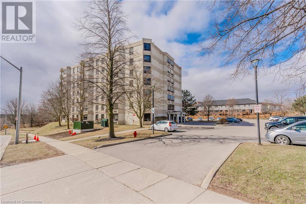 688 PRESTON Pkwy #301, Cambridge, ON N3H5K6