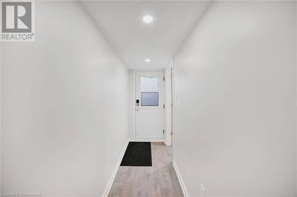 Hamilton, ON L9C5G4,250 WEST 31ST ST #Unit B