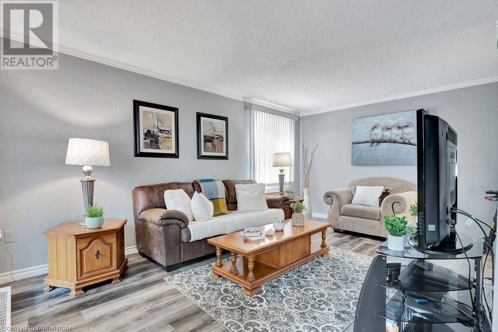 Cambridge, ON N3C4B5,200 JAMIESON Pkwy #118