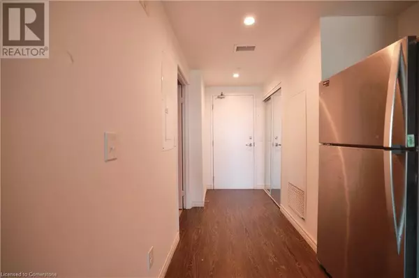 Waterloo, ON N2J0E5,158 KING ST North #1002