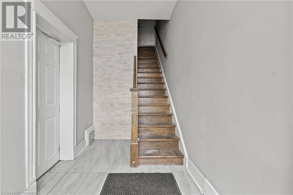Hamilton, ON L9L5C7,181 WEST Avenue N