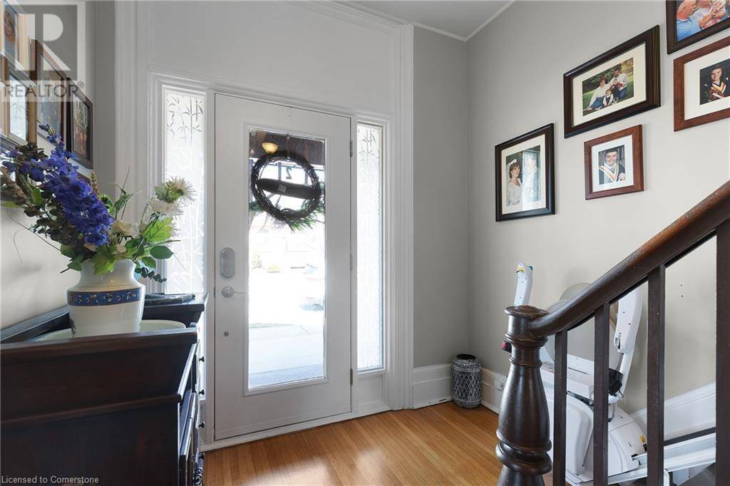 Port Dover, ON N0A1N0,21 CHAPMAN ST W Street W