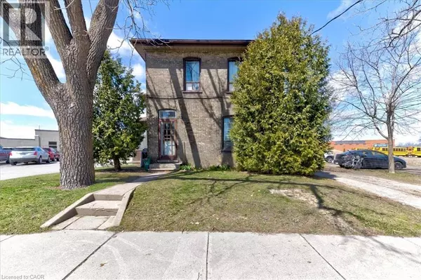 135 SHERWOOD Drive, Brantford, ON N3T1N8