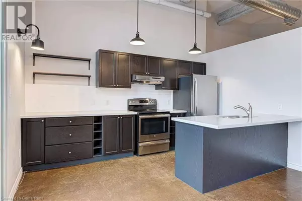 Hamilton, ON L8R3H7,11 REBECCA ST #202