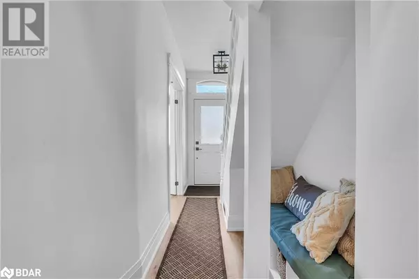 Barrie, ON L4N2H5,27 VICTORIA Street