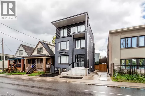 144 WELLINGTON ST North #2, Hamilton, ON L8R1N3